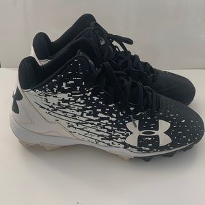 Under Armour- US 9 Baseball Cleats Black White soft cleats mid-tops